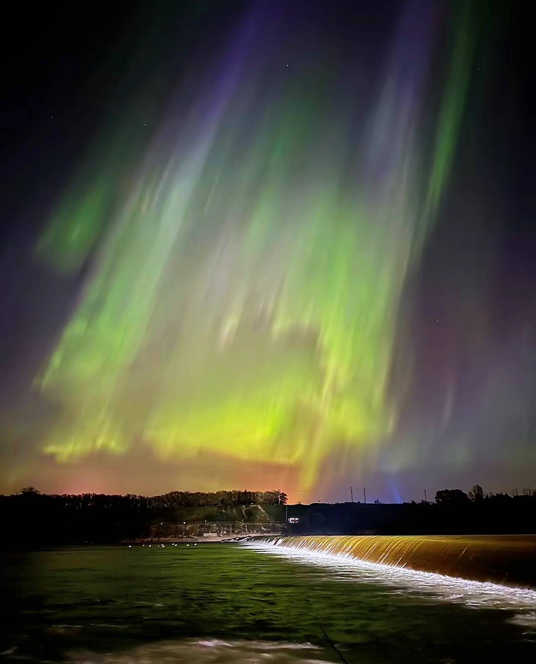 Follow the Aurora